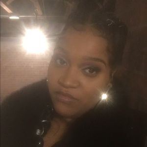 Meet your Posher, Crystal